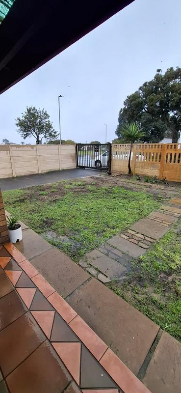 2 Bedroom Property for Sale in Ruyterwacht Western Cape